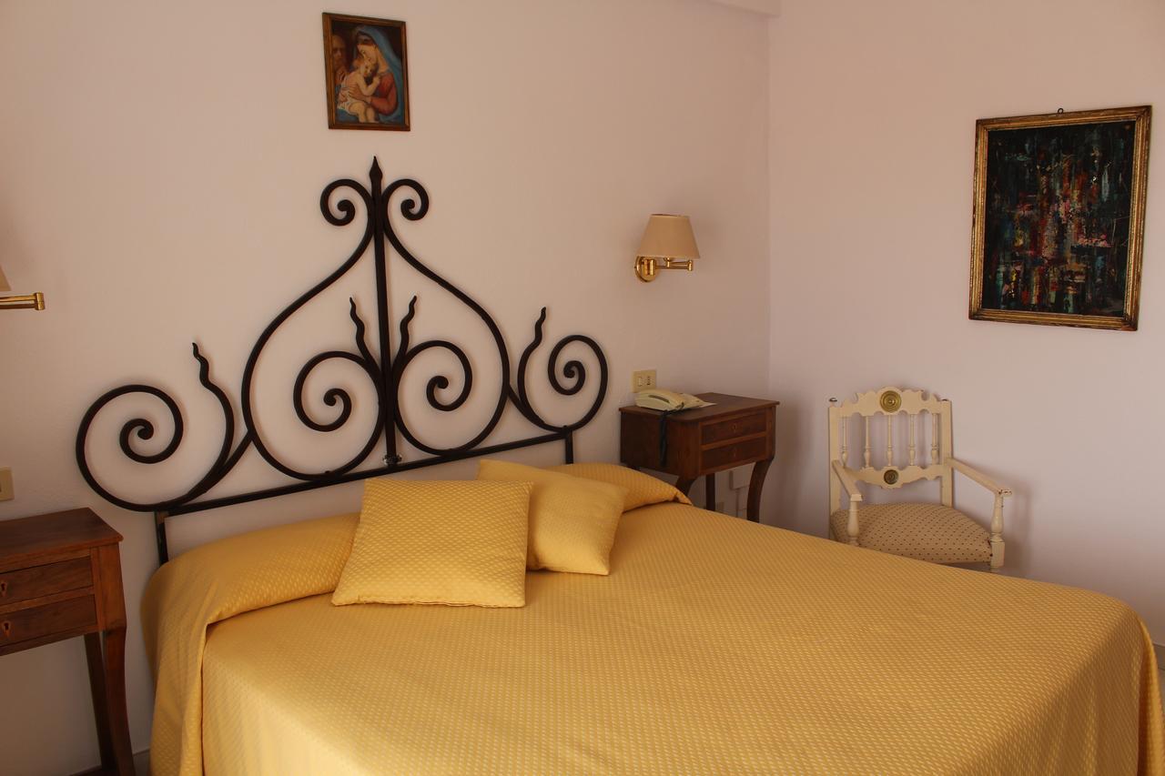 Hotel Villa Mora Giardini-Naxos Buitenkant foto