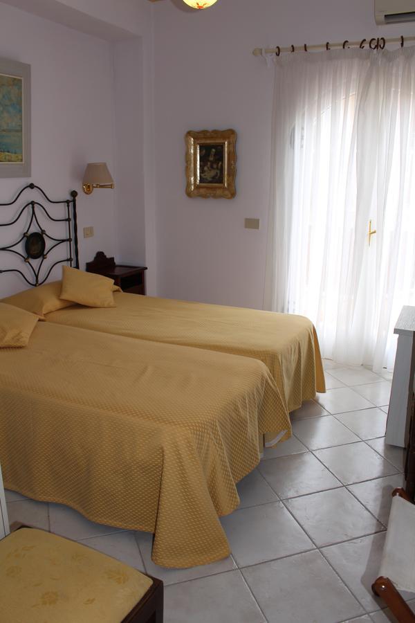 Hotel Villa Mora Giardini-Naxos Buitenkant foto