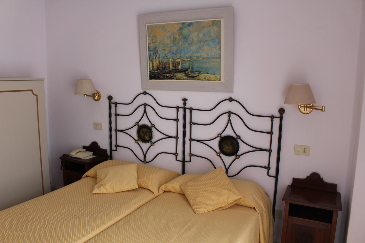 Hotel Villa Mora Giardini-Naxos Buitenkant foto